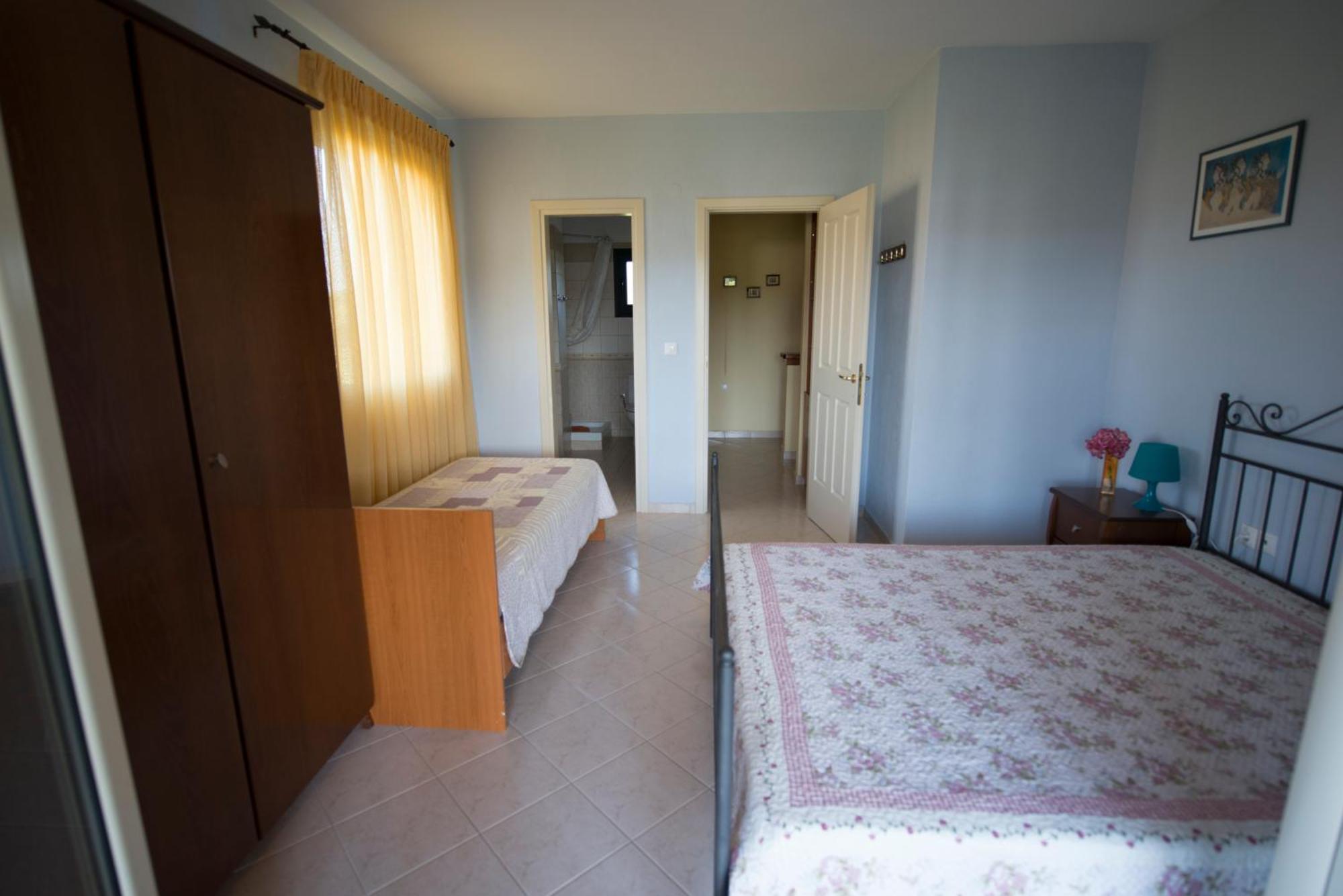 Apostolos Ayos Nikolaos Oda fotoğraf