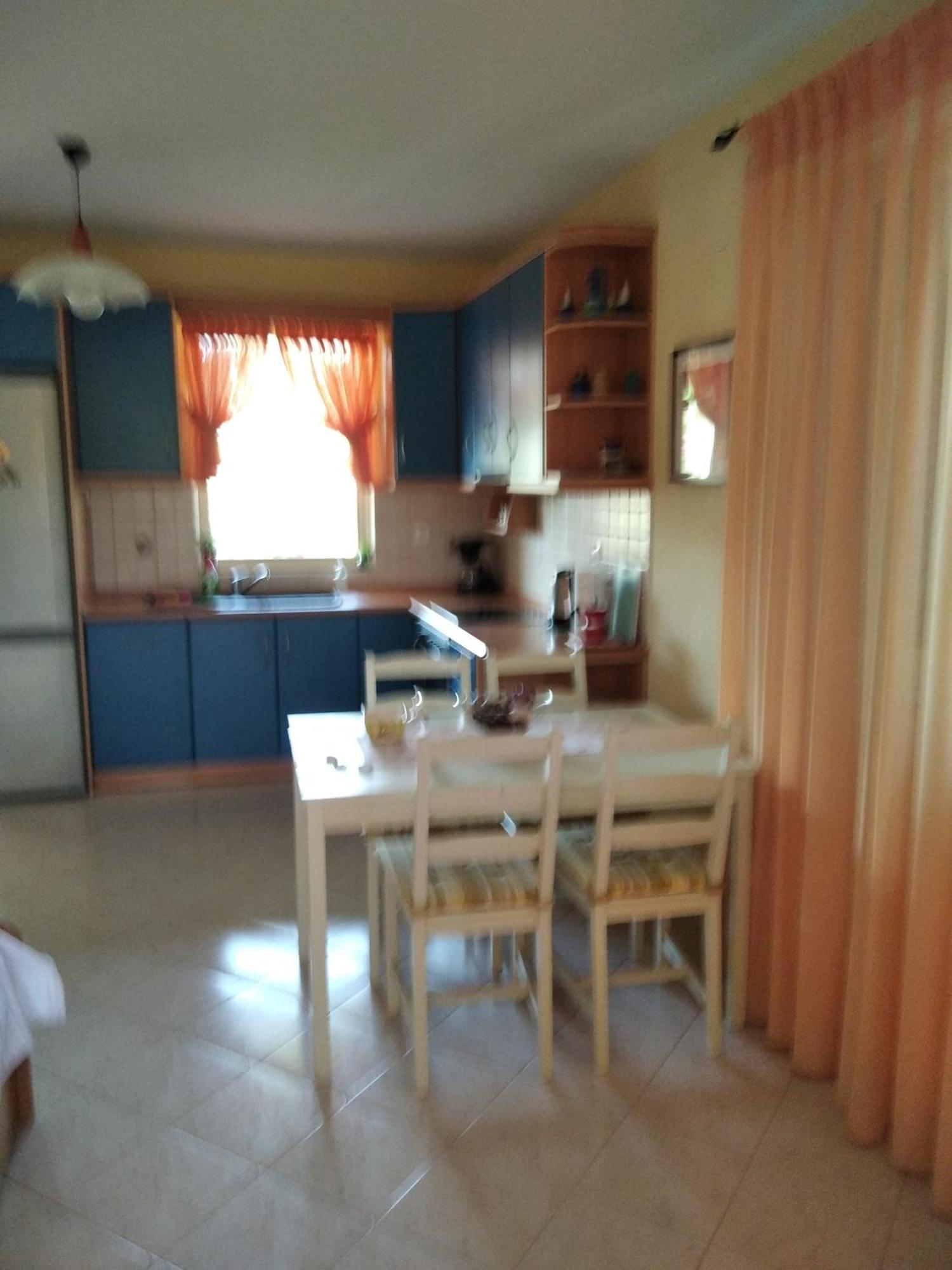 Apostolos Ayos Nikolaos Oda fotoğraf